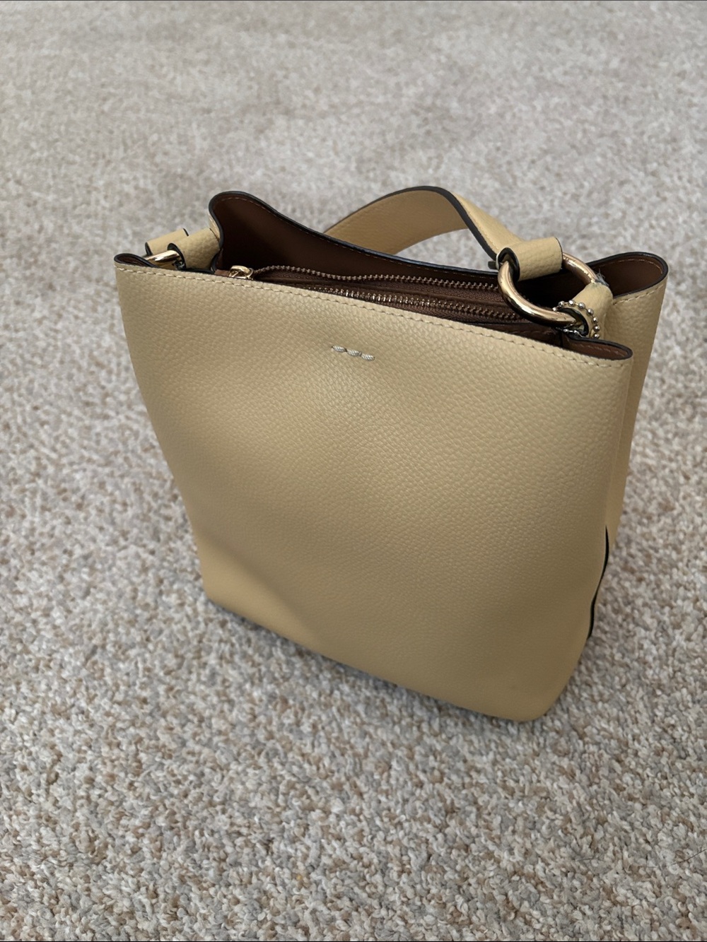 Coach Small Town Bucket Bag Ochre Yellow Pebbled Leather Gold Hardware - Picture 3 of 4